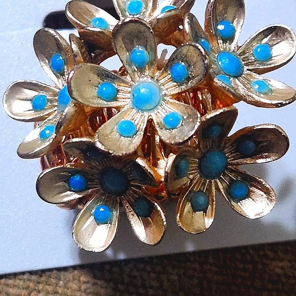 NWT Boho Floral Ring with Stretch Band Stocking Stuffer - Picture 1 of 4